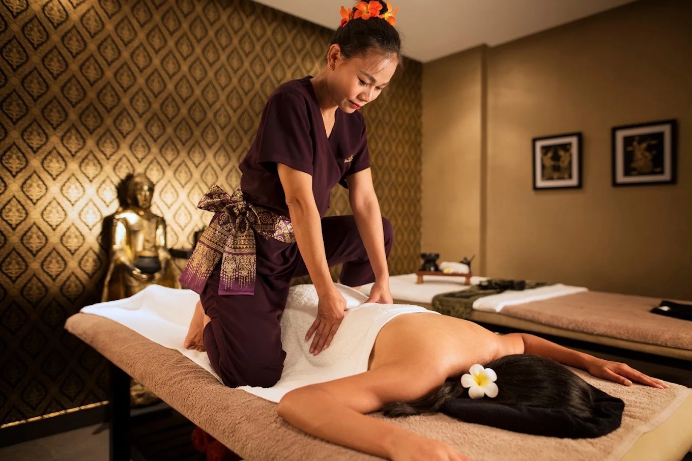 Rituel massage dans une cabine Spa Serenly