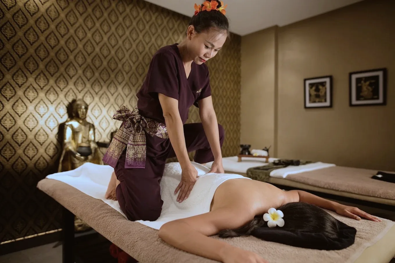 Massage relaxant dans une cabine du Spa Serenly, spa de bien-être à Casablanca
